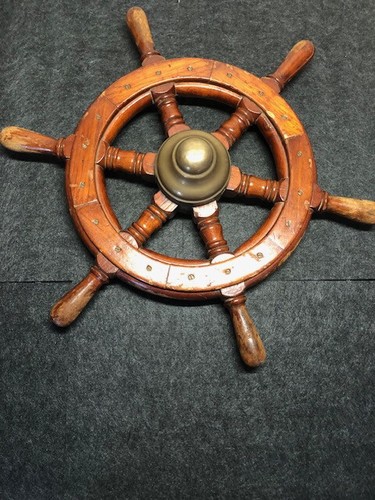 Altes holz steuerrad - steuerrad, maritime