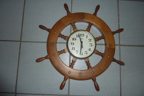 Steuerrad aus holz mit - aus,