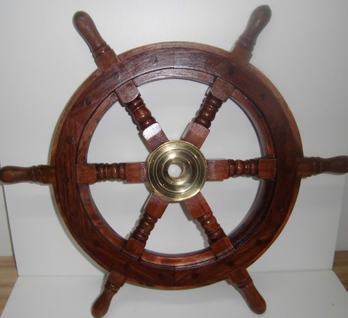 Schiffssteuerrad aus holz und - holz,